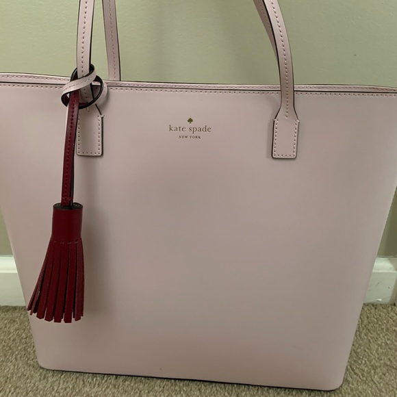 kate spade Handbags - Kate Spade Leather Tote